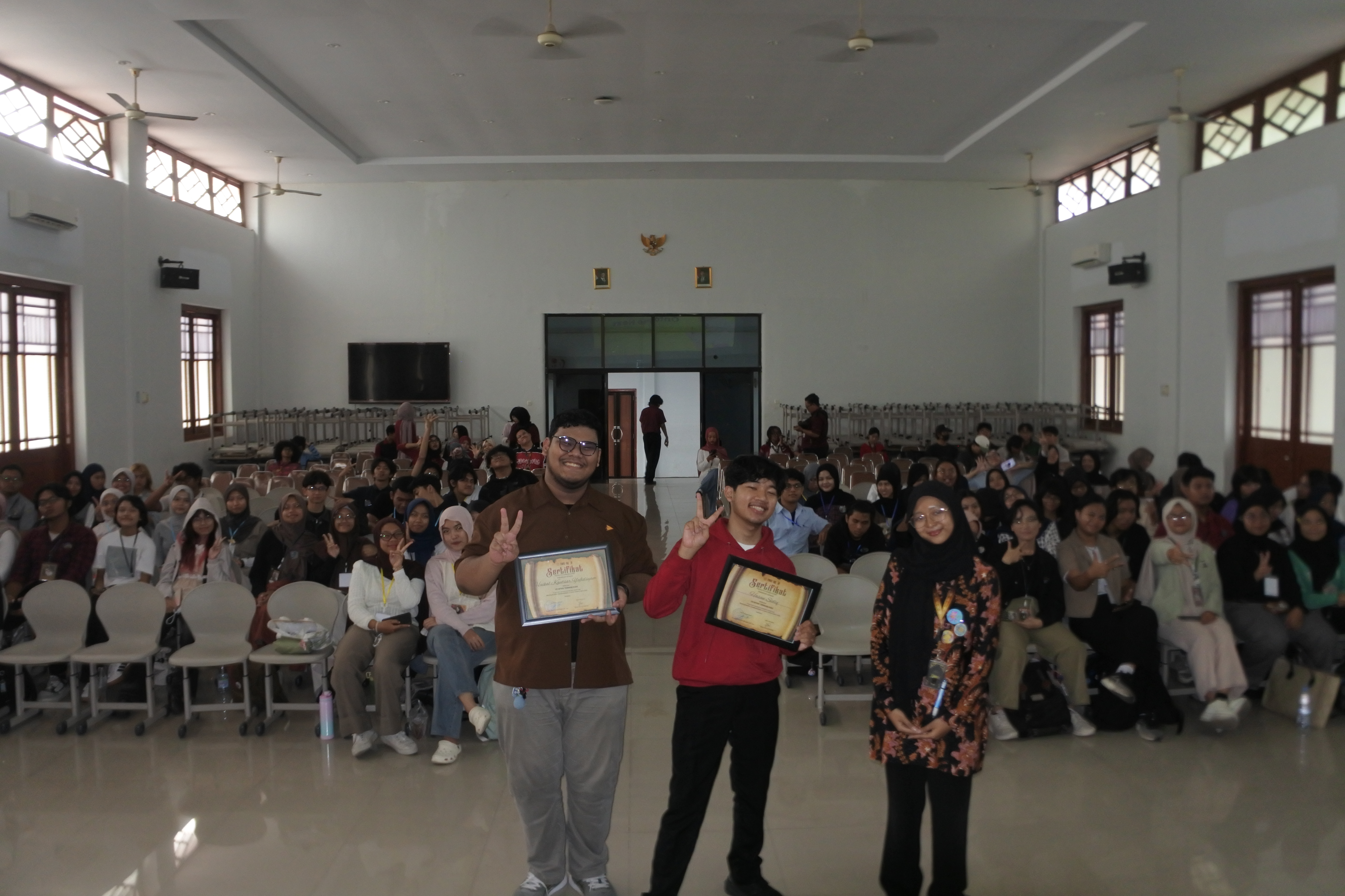 foto bersama peserta seminar